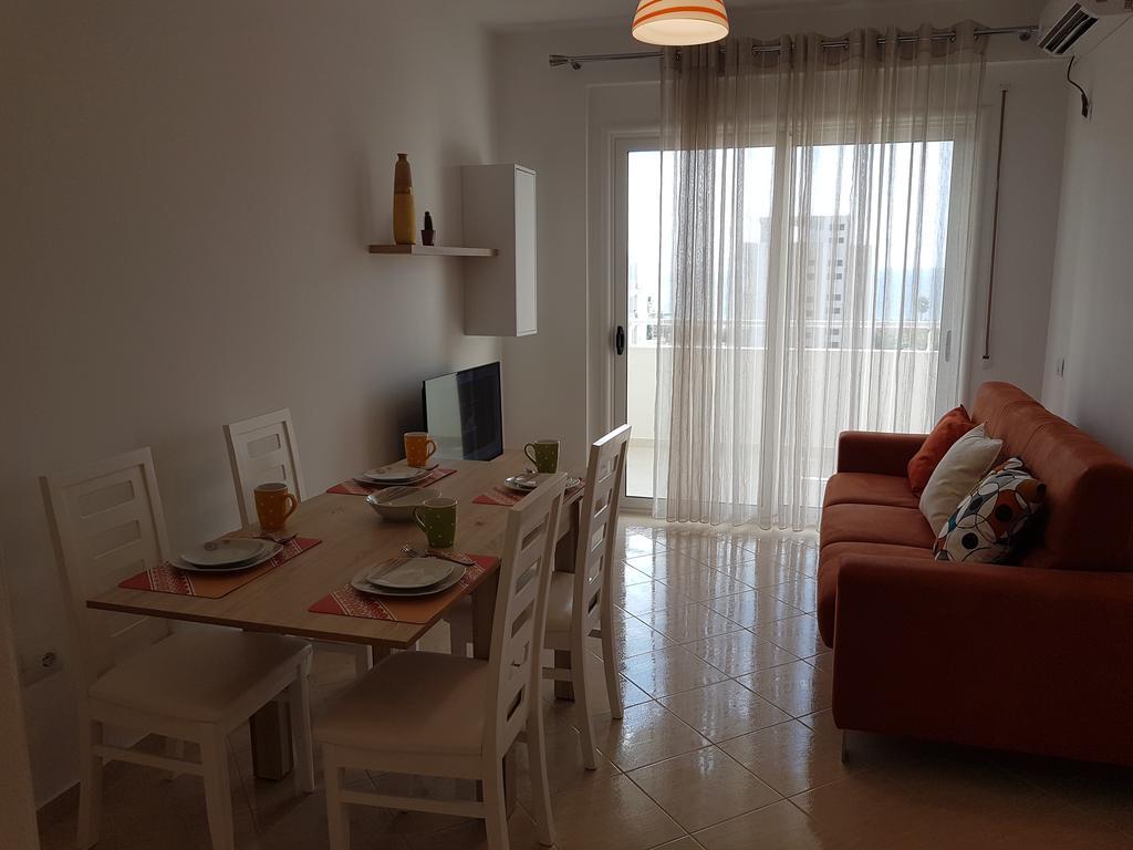 Flori Beach Apartment Radhime Ngoại thất bức ảnh