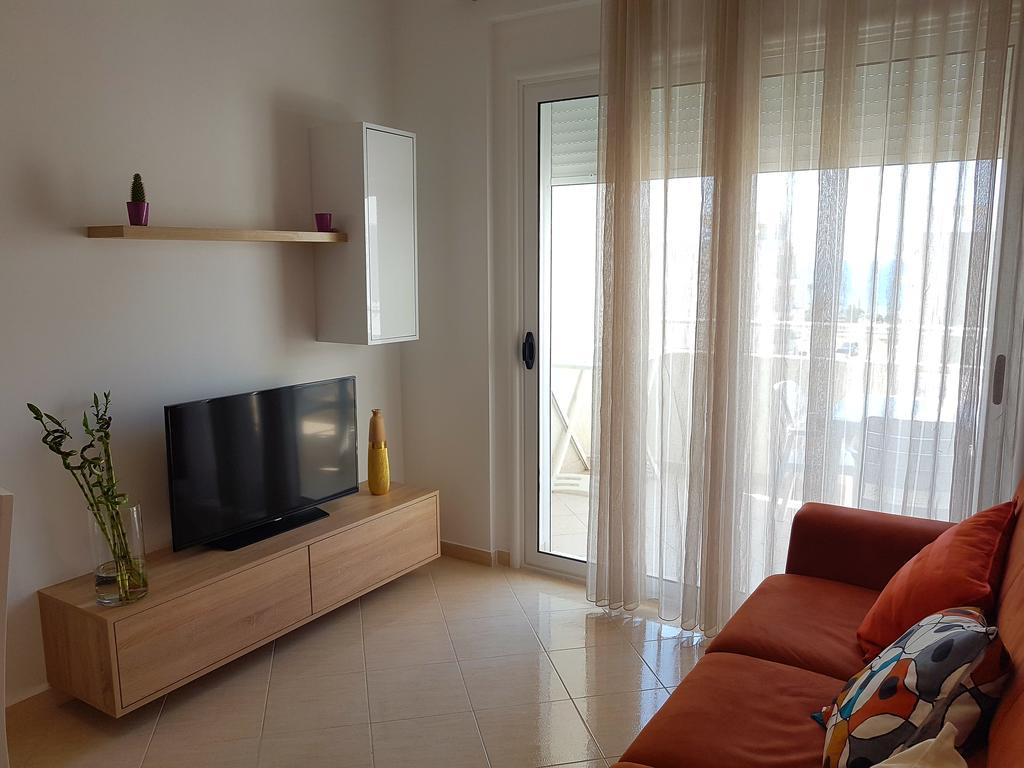 Flori Beach Apartment Radhime Ngoại thất bức ảnh