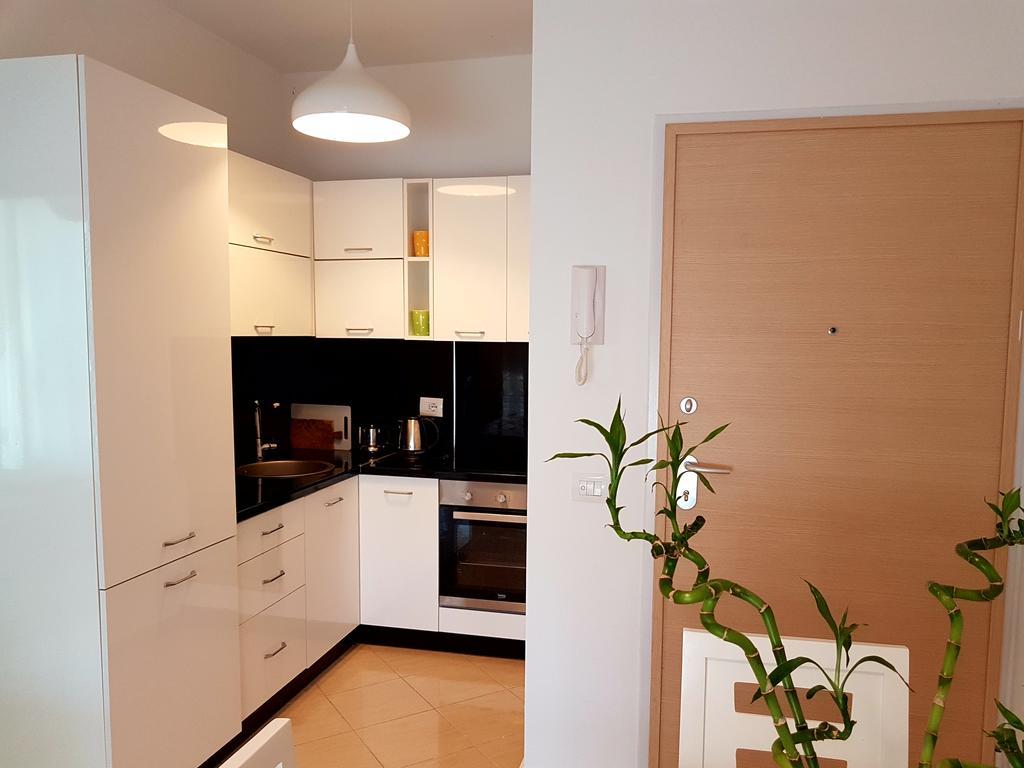 Flori Beach Apartment Radhime Ngoại thất bức ảnh